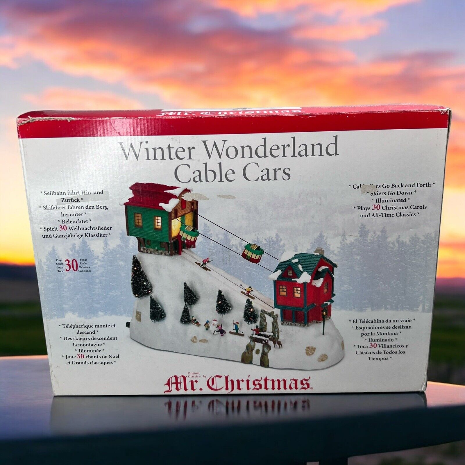 2006 Mr Christmas Winter Wonderland Cable Cars Skiing Lights up Musical Animated