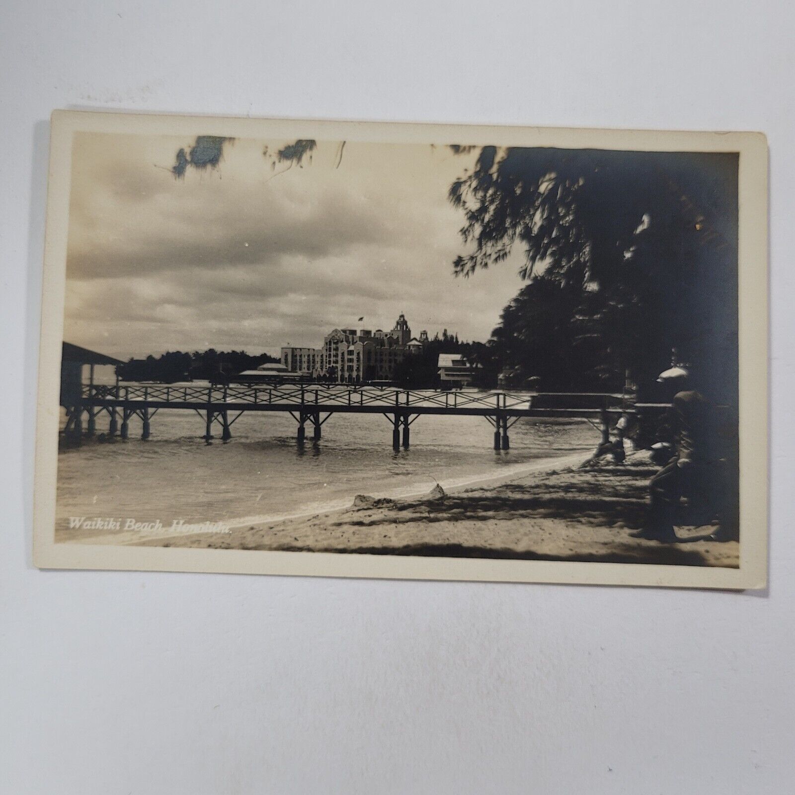 1930\'S Waikiki Beach Elk\'s Club Pier To Royal Hawaiian Vintage Postcard RPPC