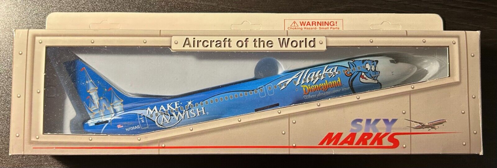 EXTREMELY RARE Alaska Airlines 1:130 737-400 Make-A-Wish SkyMarks SKR318 Model