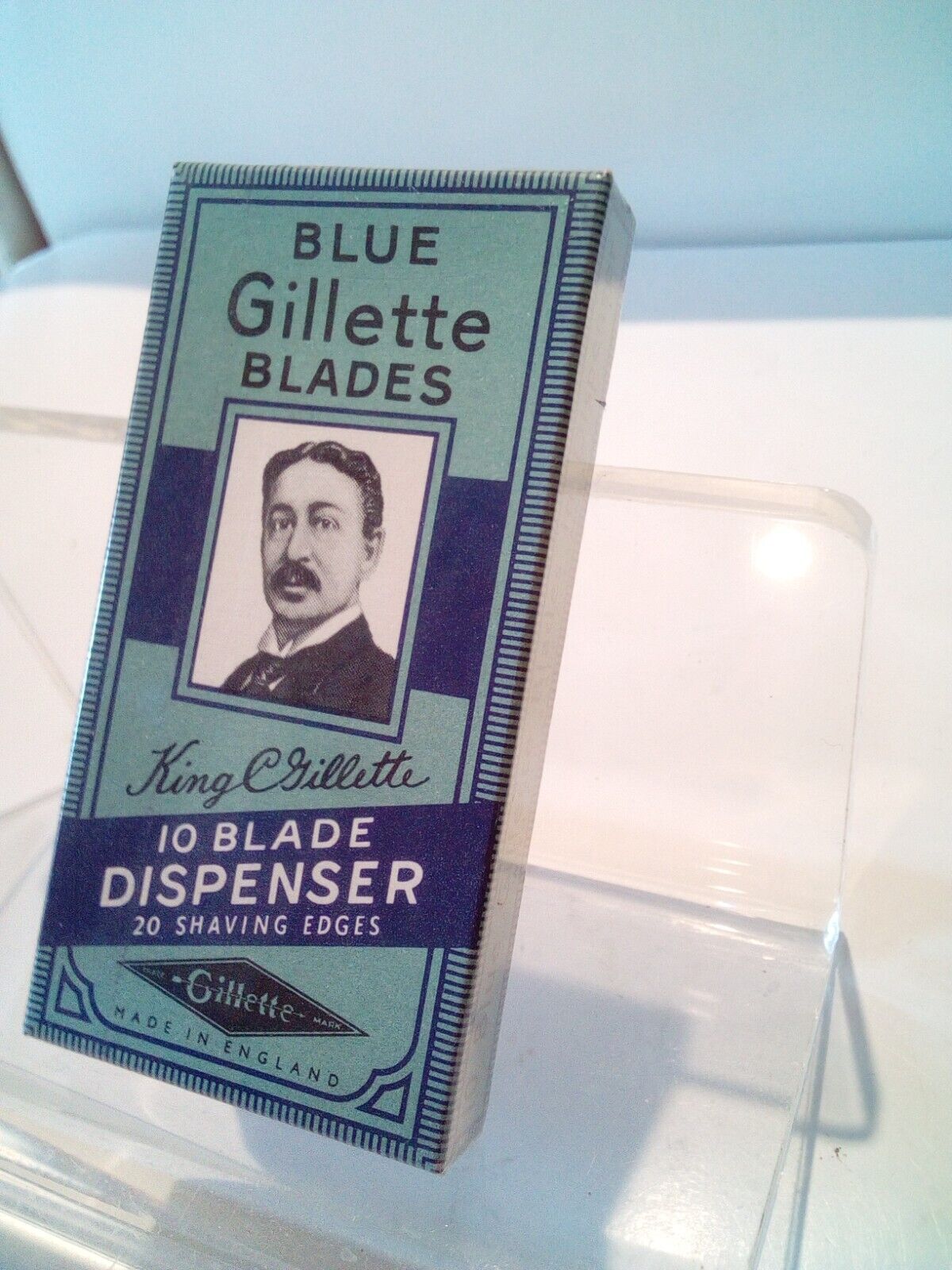 Vintage 10 Blue GILLETTE Blades Dispenser in Container, England, NEW