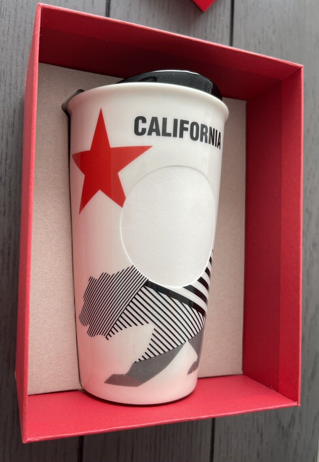 2015 Starbucks California Bear Flag 12oz Traveler Ceramic Cup w/ Black Lid