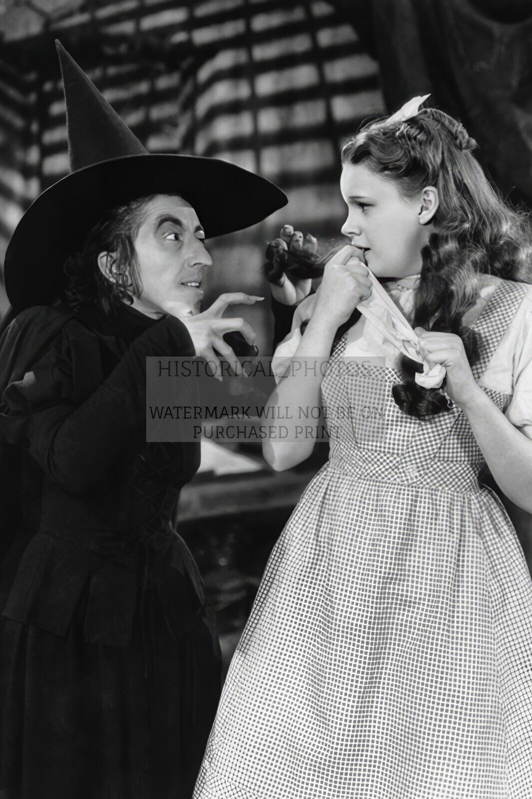 JUDY GARLAND AND THE WICKED WITCH OF THE WEST IN WIZARD OF OZ 4X6 PHOTO POSTCARD