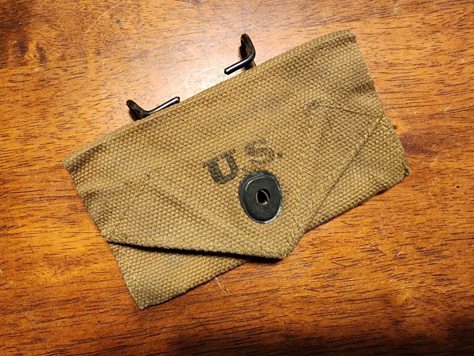 Original WW2 1942 L.A.Brown M  Dated U.S. Military First Aid Bandage Pouch Khaki