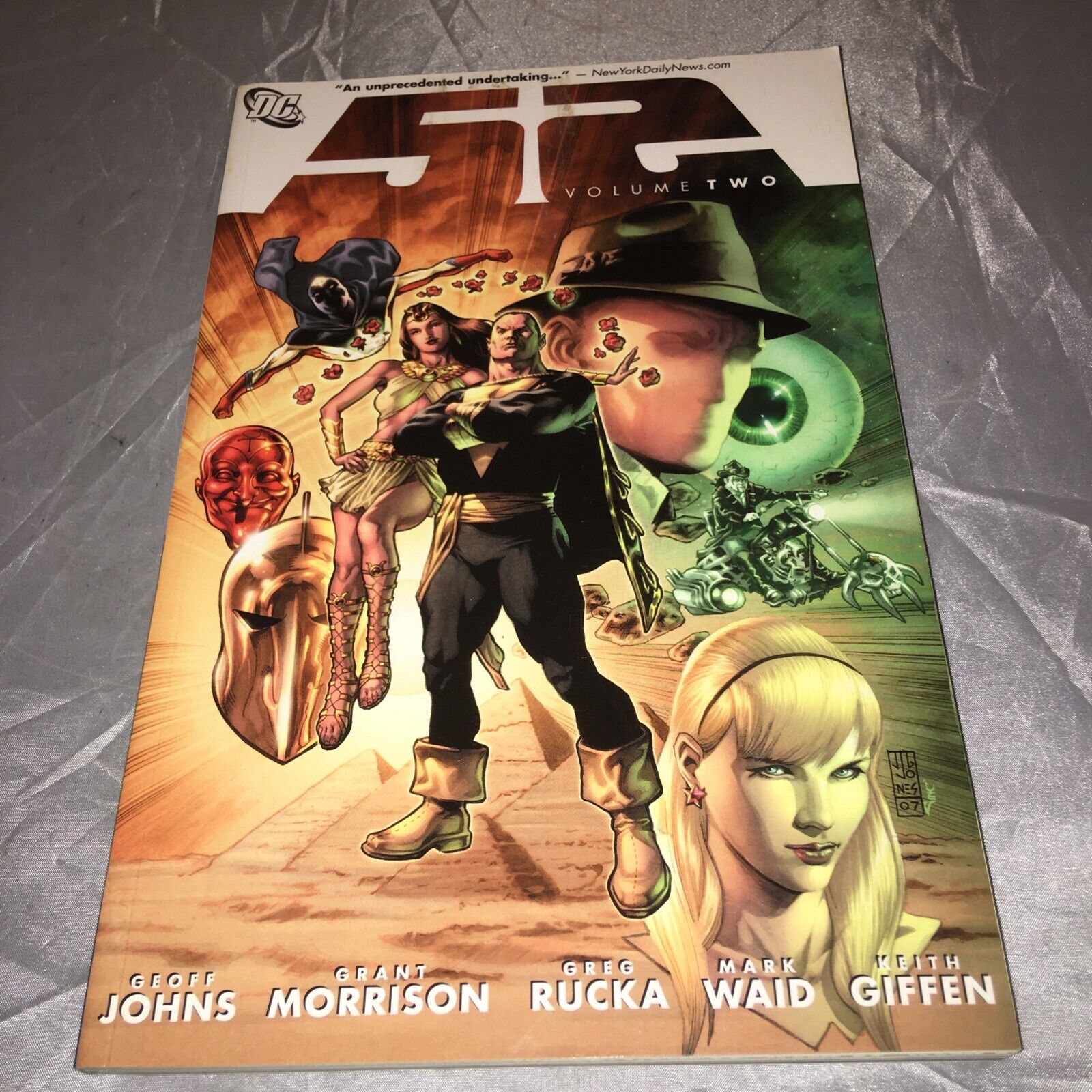 2007 DC Fifty Two Volume Vol 2 Paperback 1ST Print