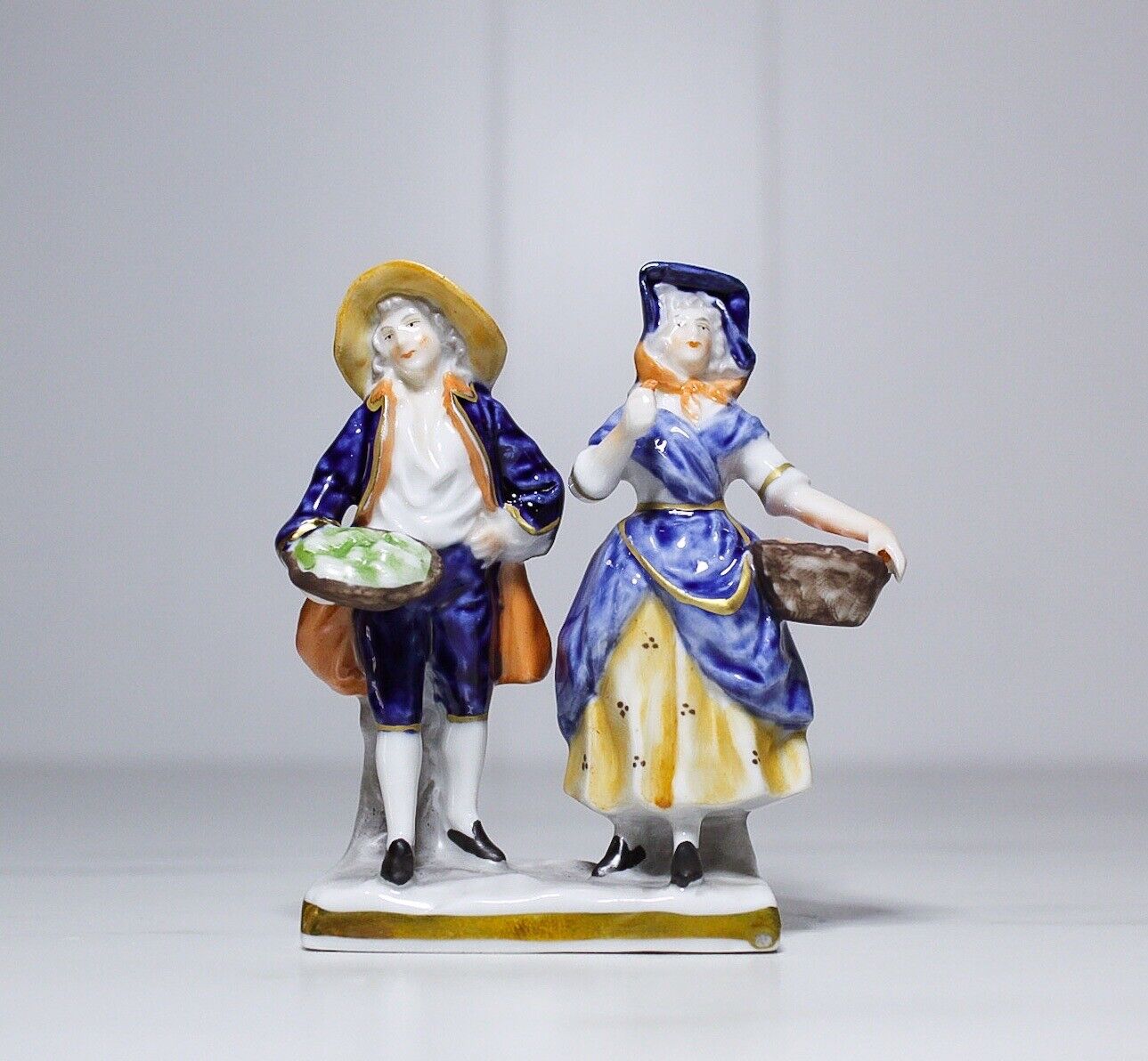 Antique Unterweissbach Dreden Hand Painted Farmers Porcelain Miniature Figurine 