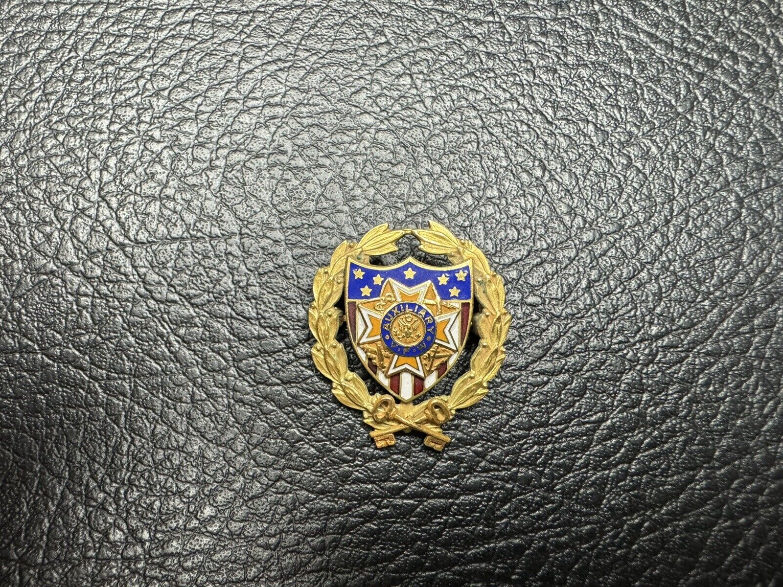 Elegant 10K Gold VFW Auxiliary Enamel Badge / Pin -1 Inch, 3.8 Grams