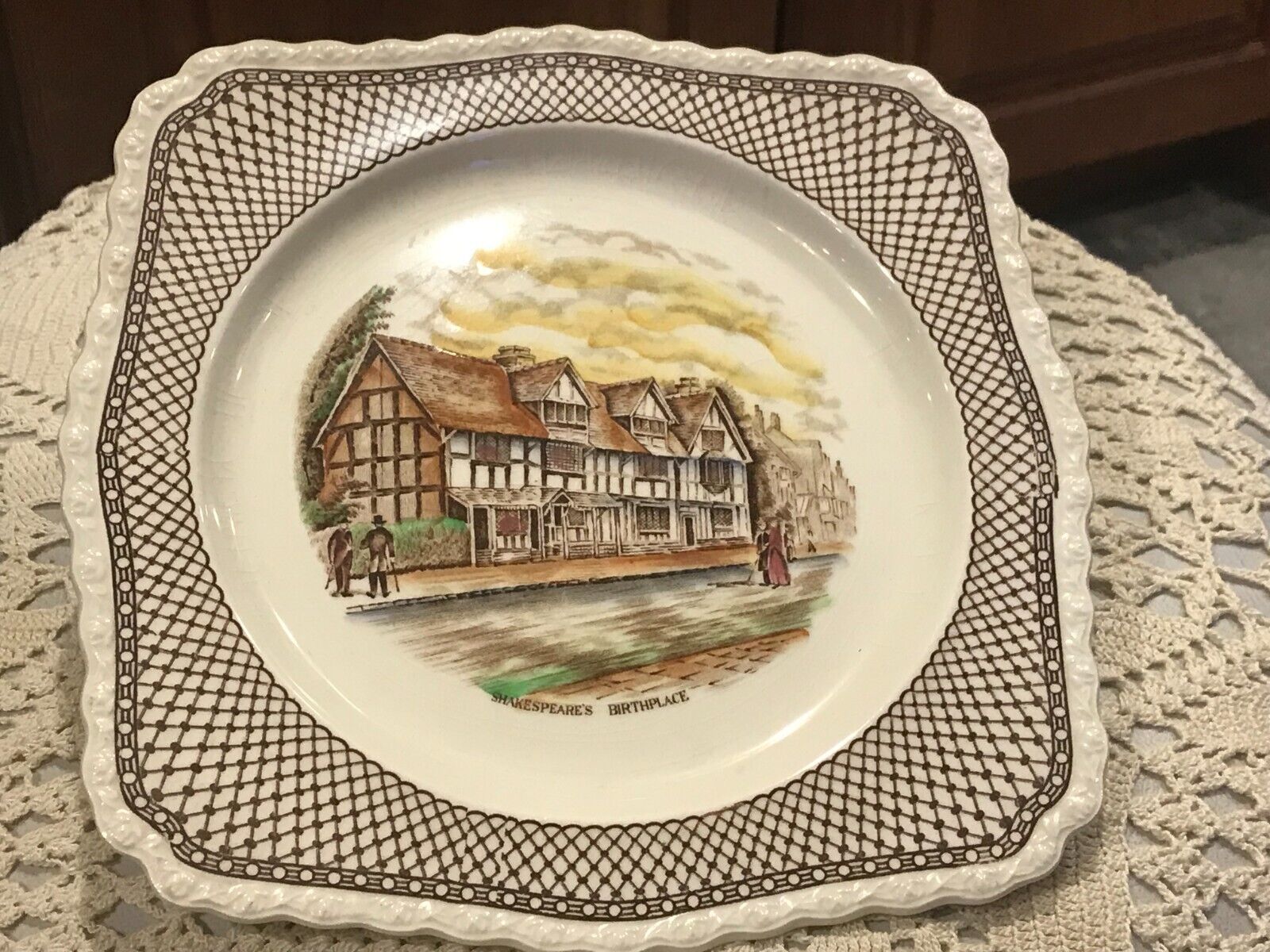 Beautiful Vintage  Plate Moytt Son & Co Hanley Eng. Shakespeare's Land 8 1/2