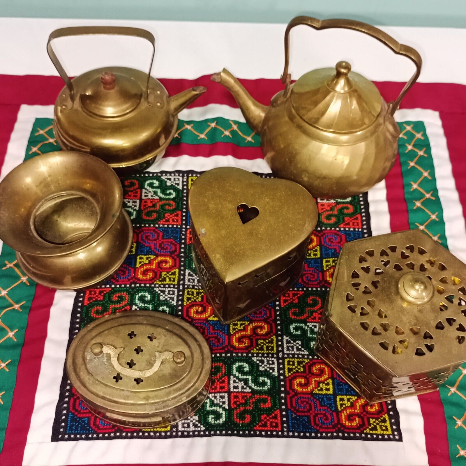 Lot Of Vintage Brass Tea Pots Trinkets Cricket Boxes