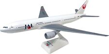 Flight Miniatures Japan Airlines Boeing 777-200 Desk Top 1/200 Model Airplane picture